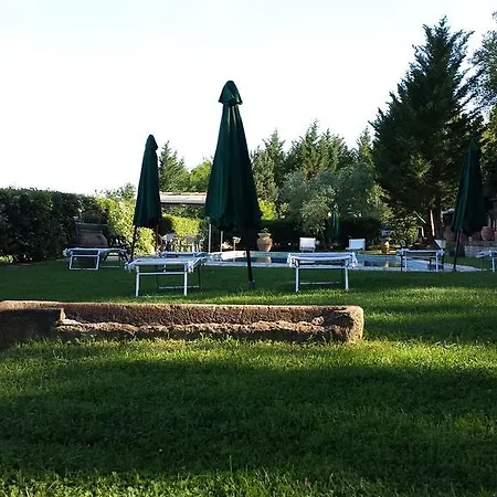 Podere Lamaccia לינה וארוחת בוקר 3*