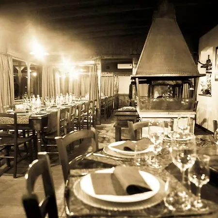 Podere Lamaccia 3* شيتونا